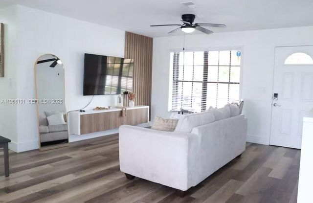 5750 N Andrews Ave, Oakland Park, FL 33309