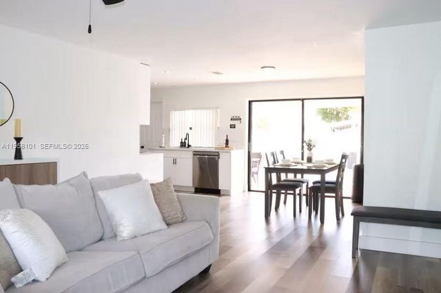 5750 N Andrews Ave, Oakland Park, FL 33309