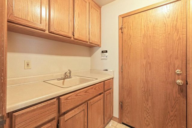 1560 Snapdragon Way, Manteca, CA 95336