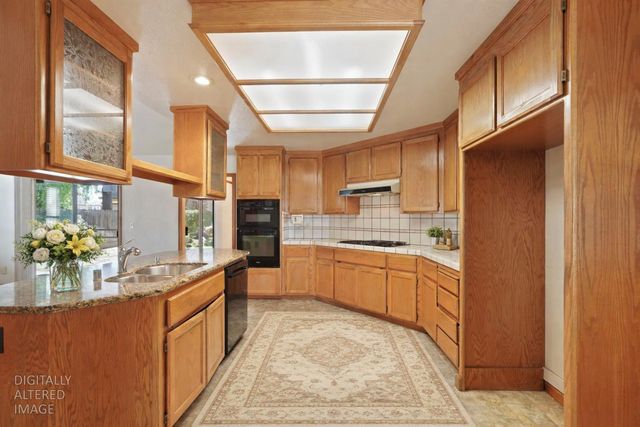 1560 Snapdragon Way, Manteca, CA 95336