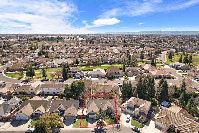 1560 Snapdragon Way, Manteca, CA 95336