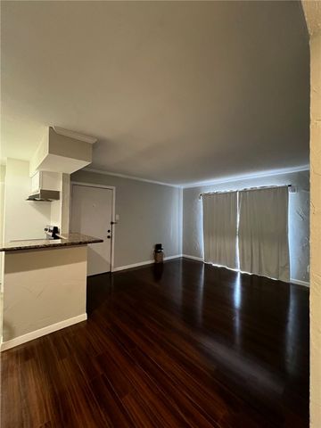 904 University Oaks Boulevard 17, College Station, TX 77840