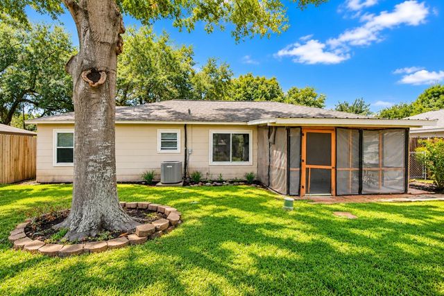 1313 Tobola Street, Rosenberg, TX 77471