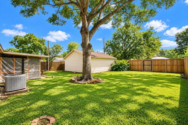 1313 Tobola Street, Rosenberg, TX 77471