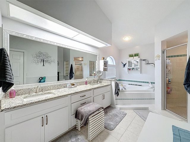 27380 GOLF COURSE LOOP, Wesley Chapel, FL 33544