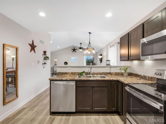 455 Calvey View Court, Robertsville, MO 63072