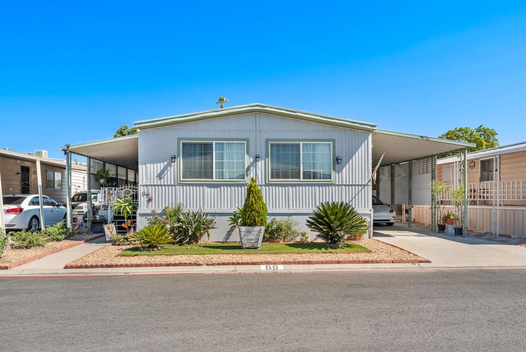 Image 2 of property listing at 200 W San Bernardino Avenue 69, Rialto, CA 92376