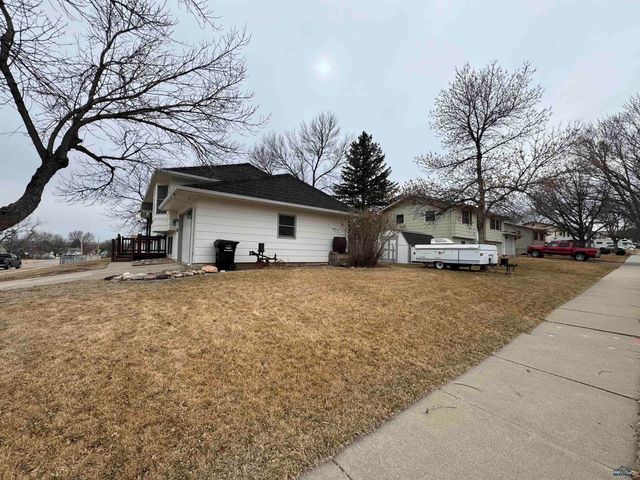 3605 MAPLE AVE, Rapid City, SD 57701