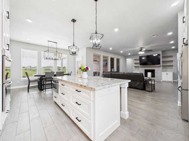 2711 Oakwood Shores Drive, Richwood, TX 77515