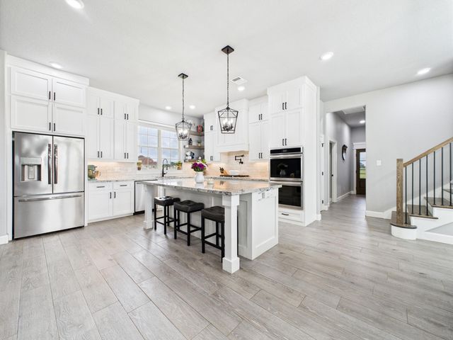 2711 Oakwood Shores Drive, Richwood, TX 77515