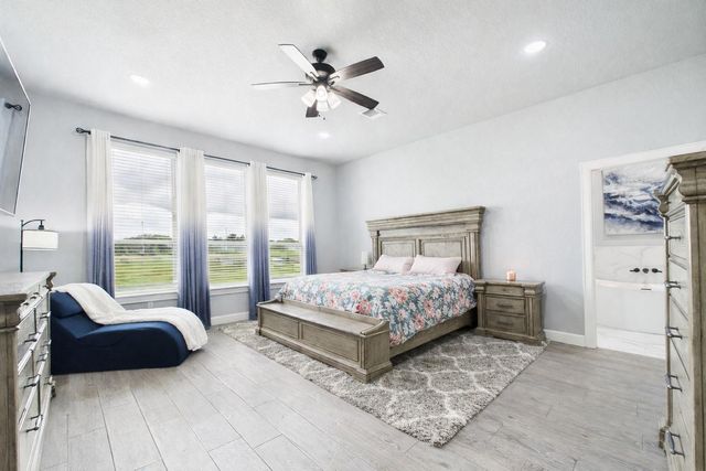 2711 Oakwood Shores Drive, Richwood, TX 77515