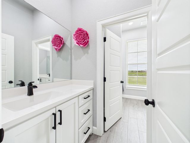 2711 Oakwood Shores Drive, Richwood, TX 77515