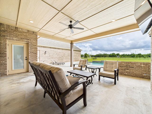 2711 Oakwood Shores Drive, Richwood, TX 77515