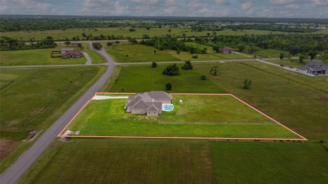 2711 Oakwood Shores Drive, Richwood, TX 77515