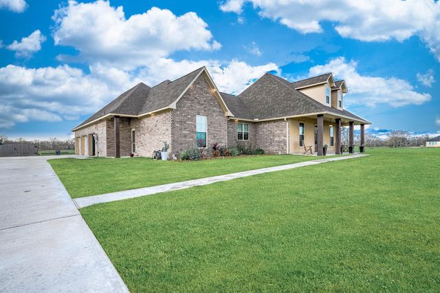 2711 Oakwood Shores Drive, Richwood, TX 77515