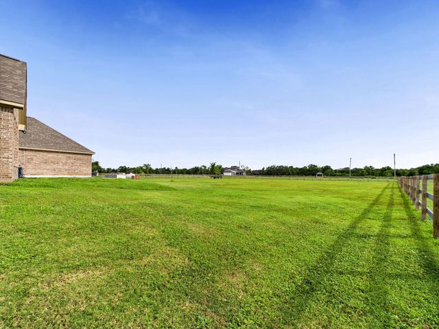 2711 Oakwood Shores Drive, Richwood, TX 77515