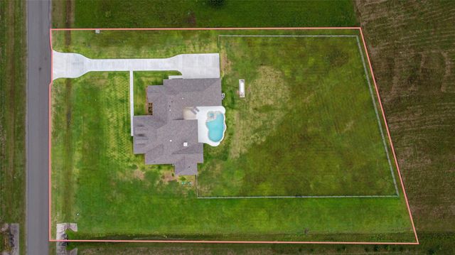 2711 Oakwood Shores Drive, Richwood, TX 77515