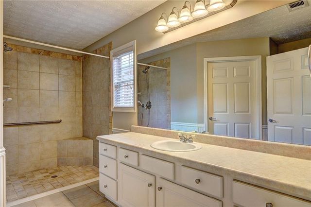 412 Mockingbird Drive, Loganville, GA 30052