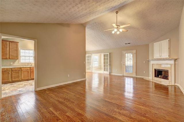 412 Mockingbird Drive, Loganville, GA 30052