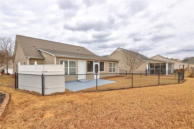 412 Mockingbird Drive, Loganville, GA 30052