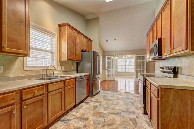 412 Mockingbird Drive, Loganville, GA 30052