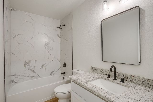 3813 Easy Street, Alvarado, TX 76009