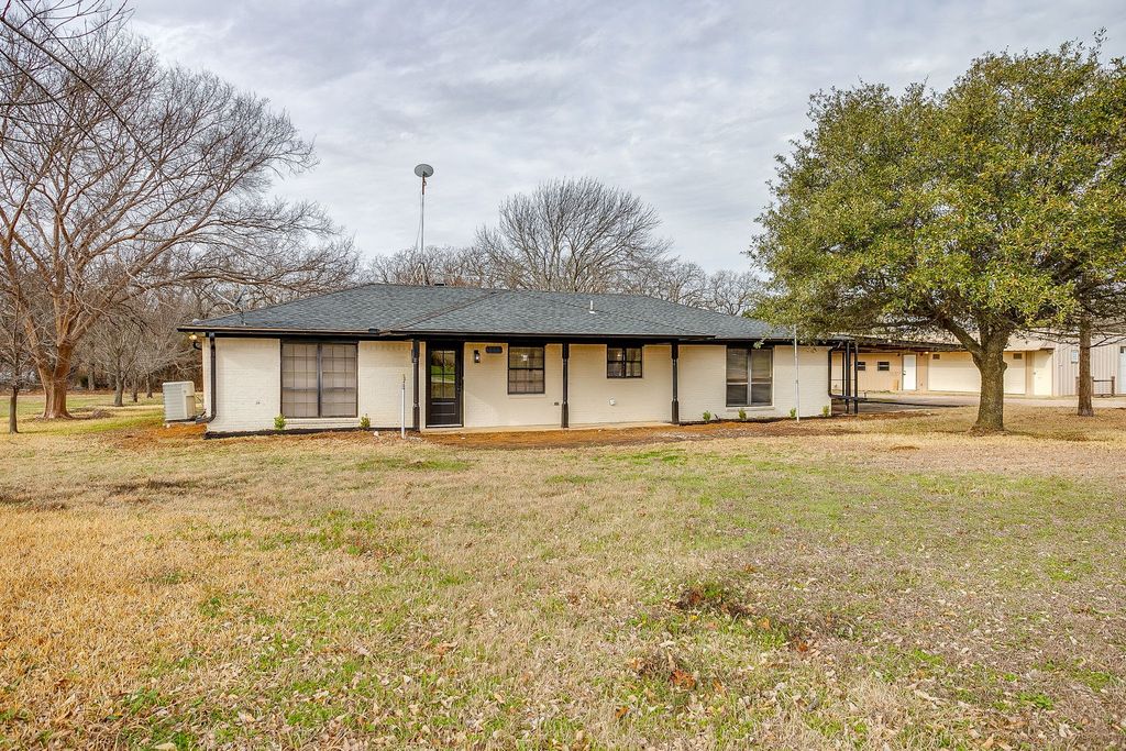 3813 Easy Street, Alvarado, TX 76009