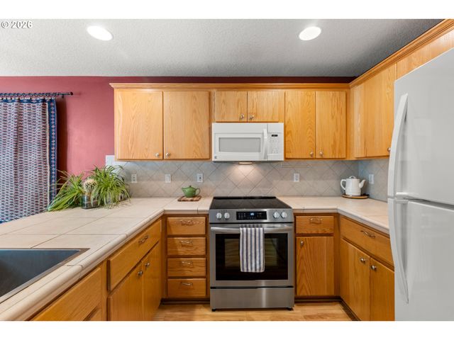 20164 Sw BERNICE Ln, Beaverton, OR 97007