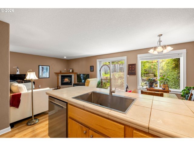 20164 Sw BERNICE Ln, Beaverton, OR 97007
