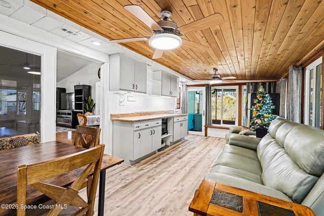 457 Wildwood Avenue SW, Palm Bay, FL 32908