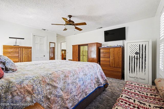 457 Wildwood Avenue SW, Palm Bay, FL 32908