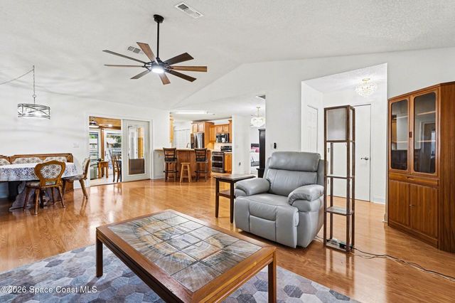 457 Wildwood Avenue SW, Palm Bay, FL 32908