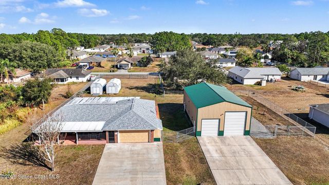 457 Wildwood Avenue SW, Palm Bay, FL 32908