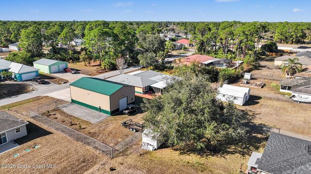 457 Wildwood Avenue SW, Palm Bay, FL 32908