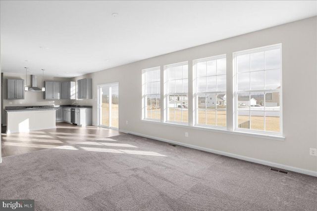 218 HAYBINE DR, Shenandoah Junction, WV 25442