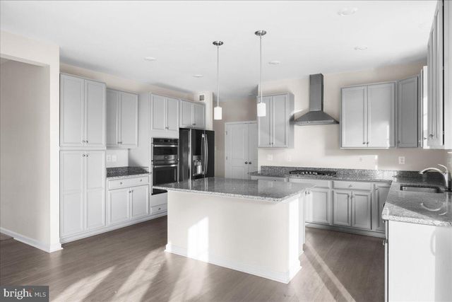 218 HAYBINE DR, Shenandoah Junction, WV 25442