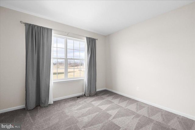 218 HAYBINE DR, Shenandoah Junction, WV 25442