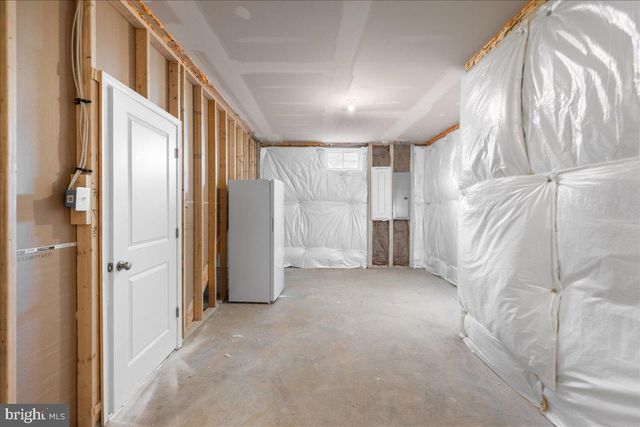 218 HAYBINE DR, Shenandoah Junction, WV 25442