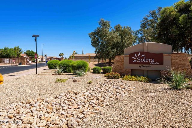 3423 E CHERRY HILLS Place, Chandler, AZ 85249