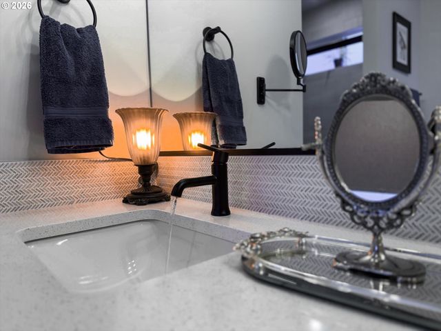 1330 Se 13TH Pl, Canby, OR 97013