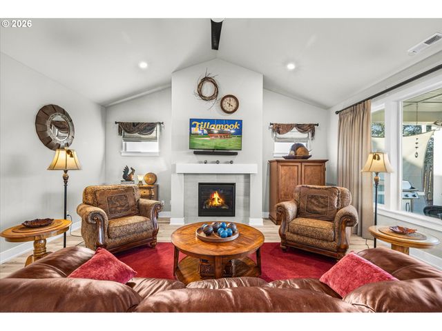 1330 Se 13TH Pl, Canby, OR 97013