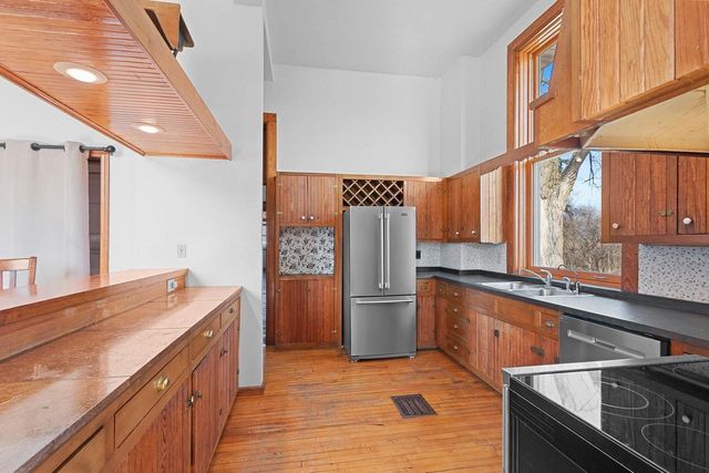 100 N NORTHVIEW ROAD, Green Bay, WI 54311