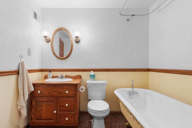 100 N NORTHVIEW ROAD, Green Bay, WI 54311