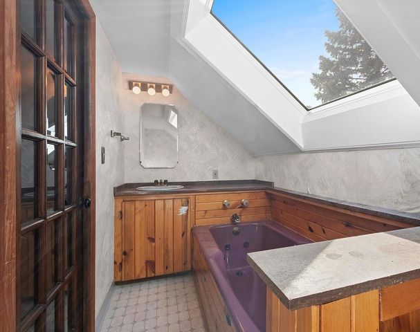 100 N NORTHVIEW ROAD, Green Bay, WI 54311