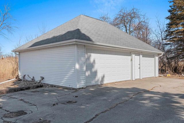 100 N NORTHVIEW ROAD, Green Bay, WI 54311