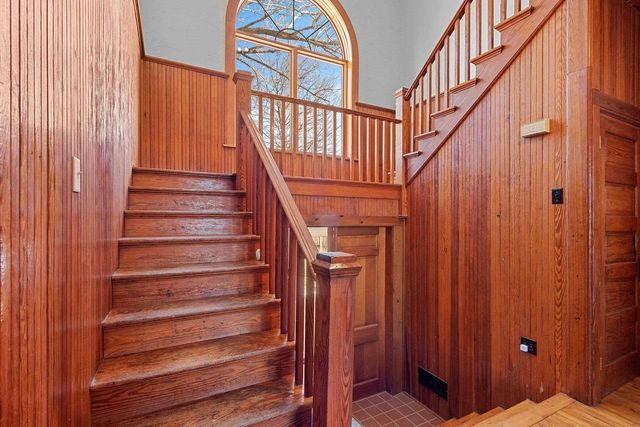 100 N NORTHVIEW ROAD, Green Bay, WI 54311