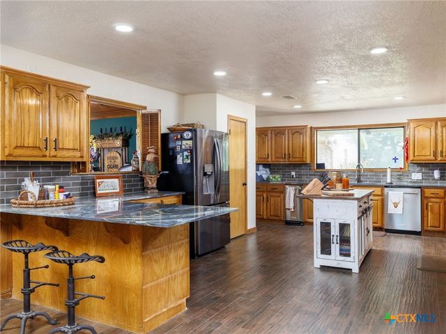 1045 Private Road 7005, Lexington, TX 78947