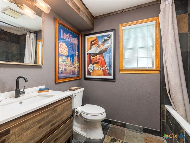 1045 Private Road 7005, Lexington, TX 78947