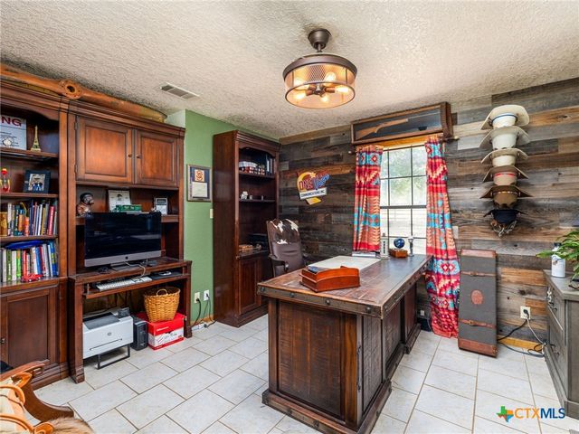 1045 Private Road 7005, Lexington, TX 78947