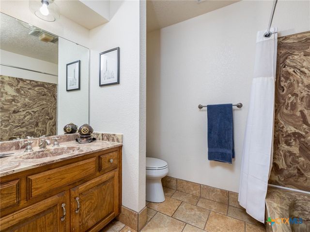 1045 Private Road 7005, Lexington, TX 78947